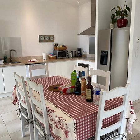 Appartements La Mangouste Σαιντ-Μαξίμ Εξωτερικό φωτογραφία